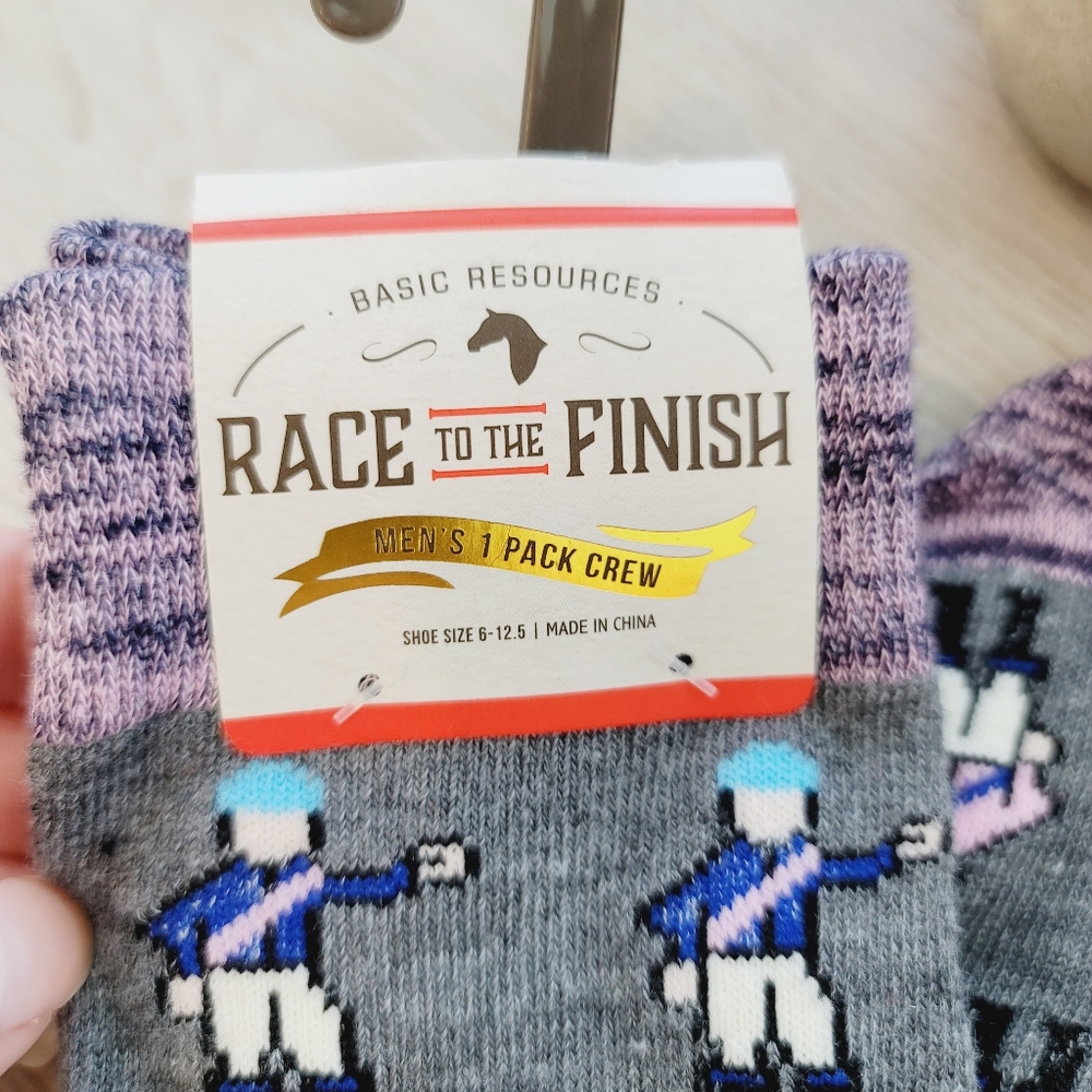 💕 NWT Basic Resources Race To The Finish Crew Socks - Picture 7 of 8